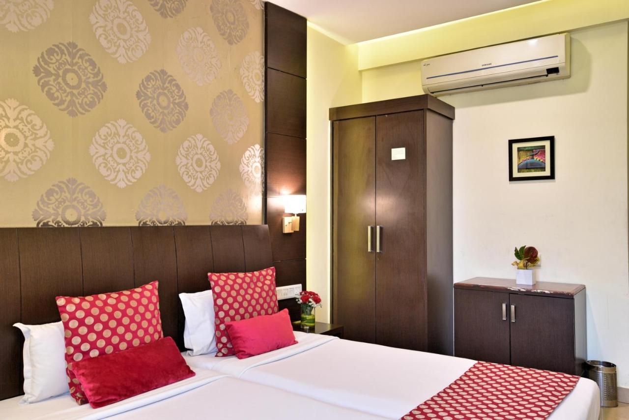 Hotel Surya Plaza Кота Экстерьер фото