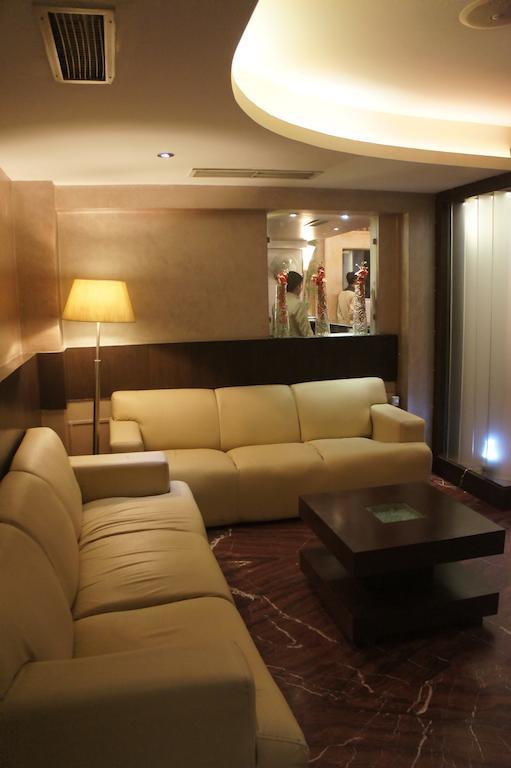 Hotel Surya Plaza Кота Экстерьер фото