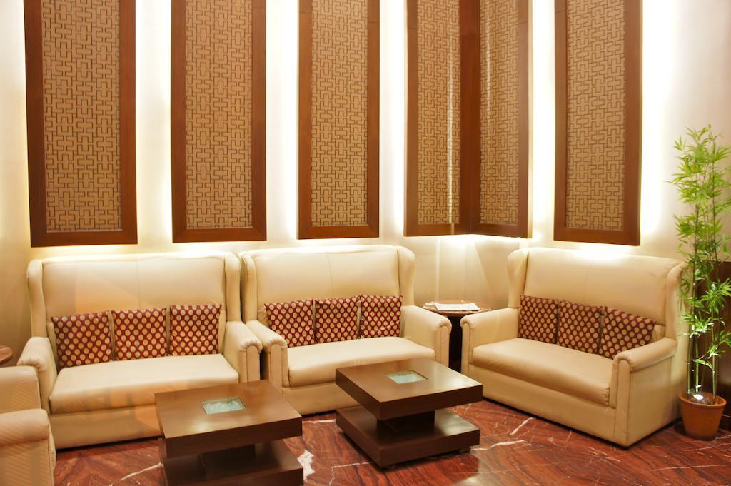 Hotel Surya Plaza Кота Экстерьер фото